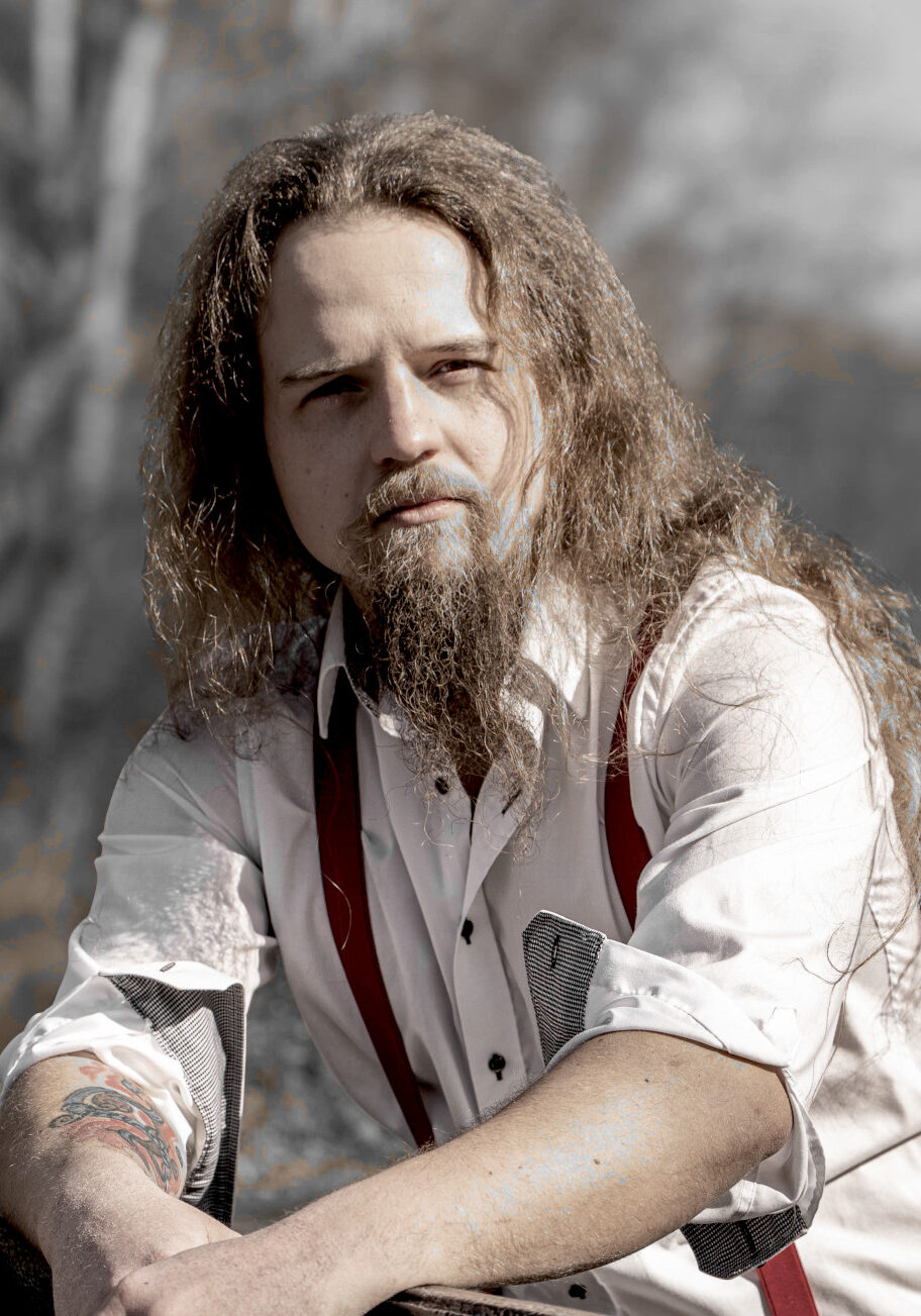 Kevin Grendel -
Bass